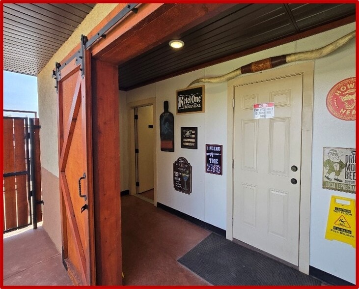More Photos Of 1013 W 2nd St, Portales Bar For Sale