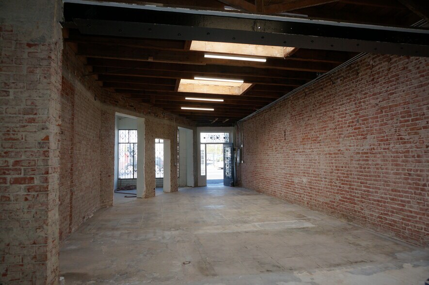 More Photos Of 5128 Santa Monica Blvd, Los Angeles Storefront Retail Office For Lease