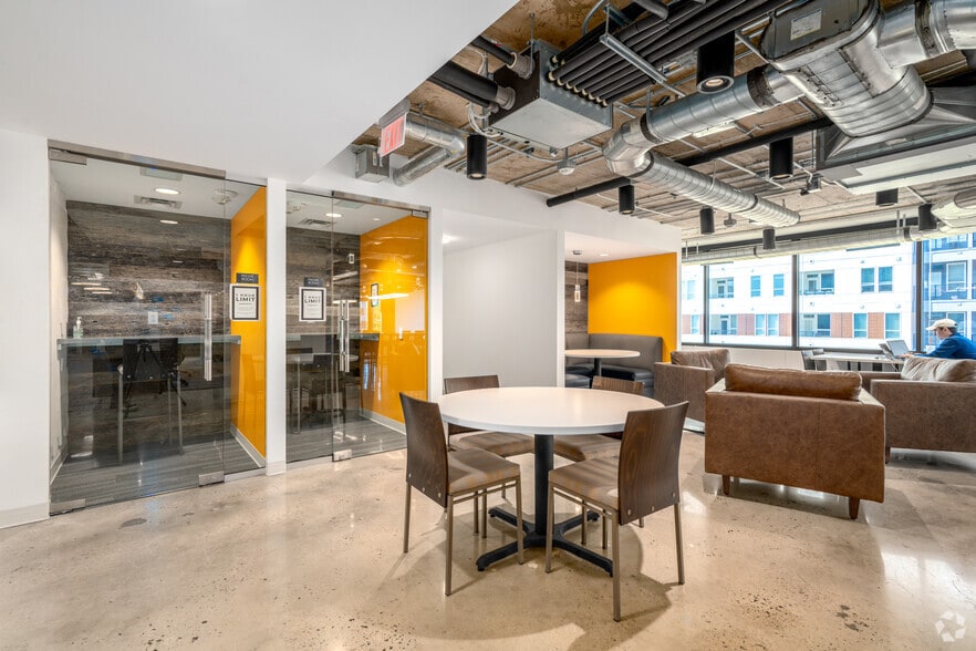 More Photos Of 1515 Mockingbird Ln, Charlotte Office For Lease