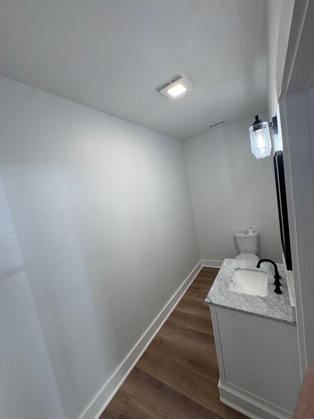 More Photos Of 118 McSween Ave, Newport Office For Sale