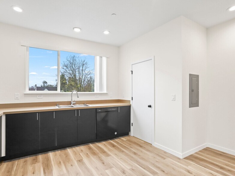 More Photos Of 4383 N Vancouver Ave, Portland Apartments For Sale