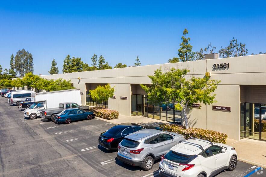 More Photos Of 23461 Ridge Route Dr, Laguna Hills Unknown For Lease