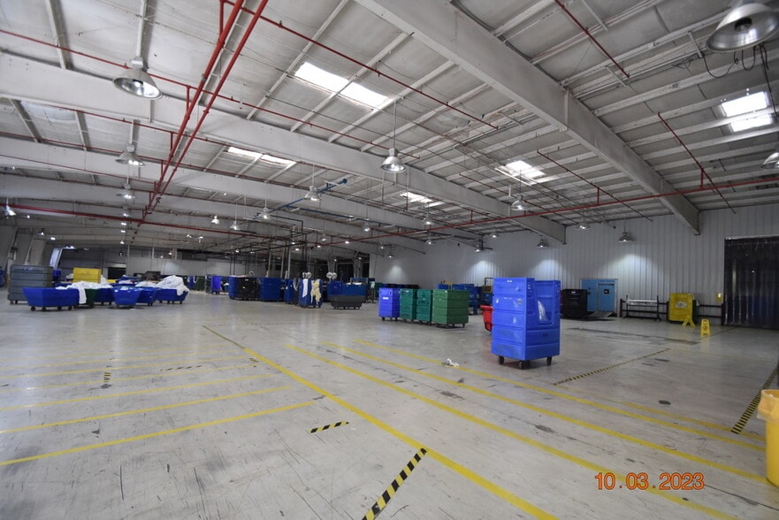 More Photos Of 956 N Broadway St, Greenville Distribution For Sale