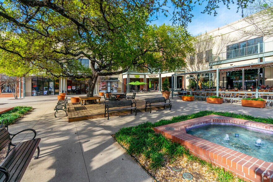 More Photos Of 700 E Sonterra Blvd, San Antonio Unknown For Lease