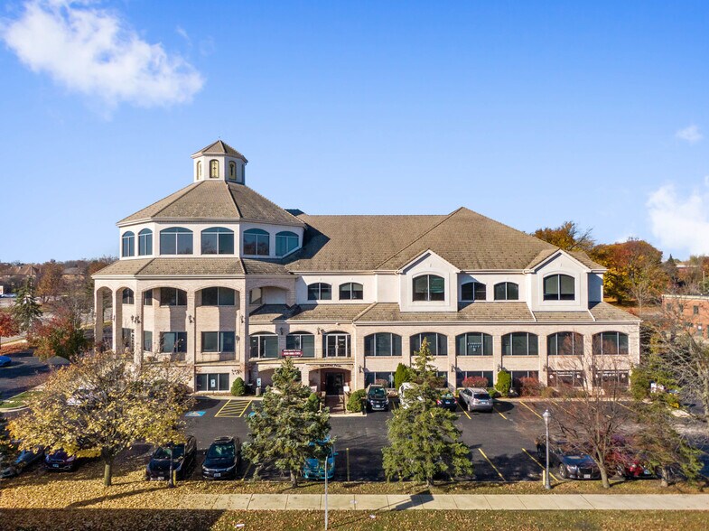 More Photos Of 1 Tiffany Pt, Bloomingdale Medical For Lease