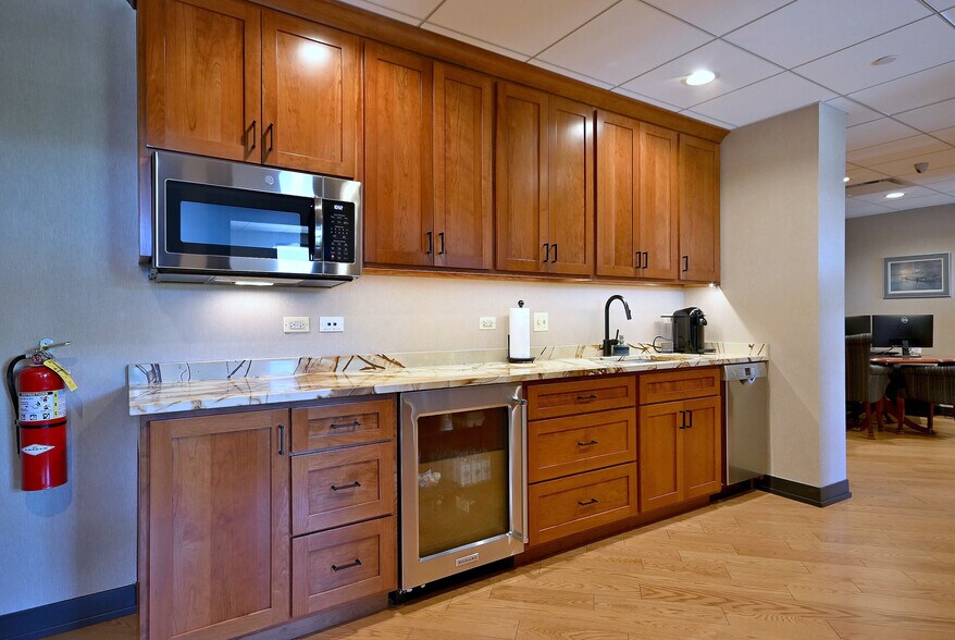 More Photos Of 25-41 E Main St, Roselle Service Station For Sale