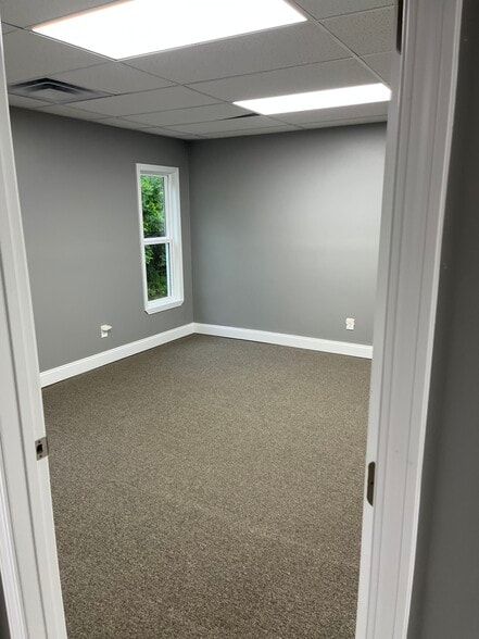 More Photos Of 7505 Sussex Dr, Florence Medical For Lease