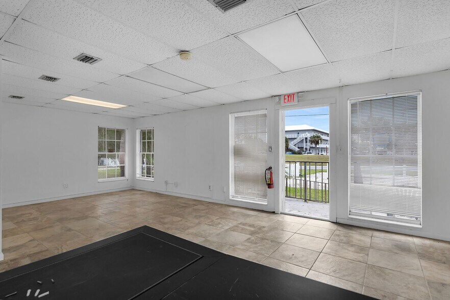 More Photos Of 21423 Overseas Hwy, Cudjoe Key Freestanding For Lease