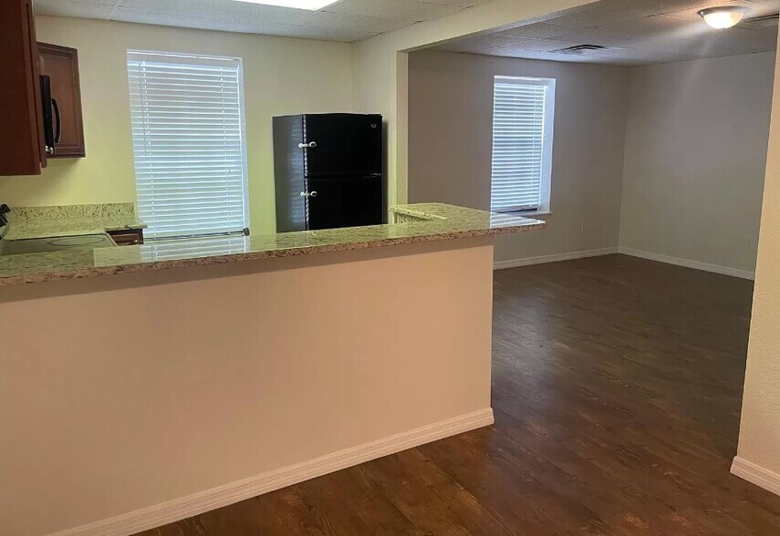 More Photos Of 400 Indian Rocks Rd N, Belleair Bluffs Storefront Retail Office For Sale