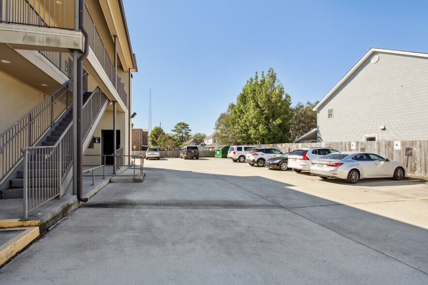 More Photos Of 6050 Pontchartrain Blvd, New Orleans Office For Lease