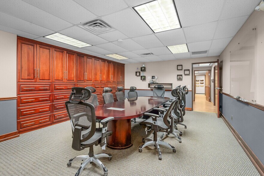 More Photos Of 1399 Sattler Rd, New Braunfels Office For Sale