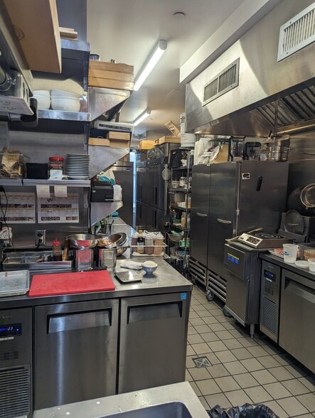 More Photos Of 341-343 W Broadway, New York Storefront Retail Office For Lease