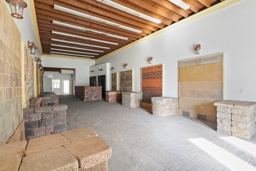 More Photos Of 4641 Telegraph Rd, Los Angeles Manufacturing For Sale