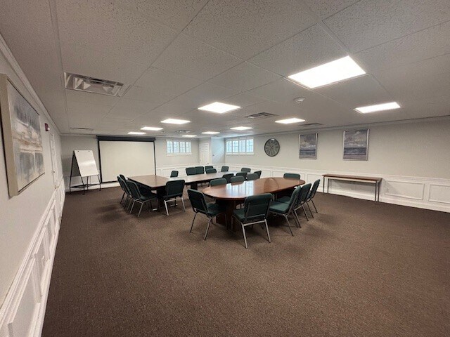 More Photos Of 160 Old Derby St, Hingham Office For Lease