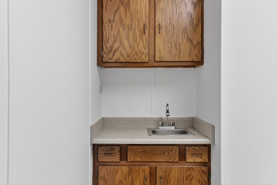 More Photos Of 441 Wadsworth Blvd, Lakewood Medical For Lease