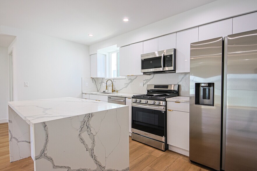 More Photos Of 1636 Longwood Ave, Los Angeles Apartments For Sale