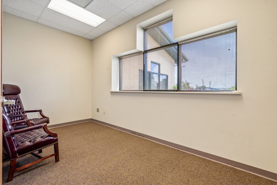 More Photos Of 77-87 Glade Dr, Kittanning Flex For Sale