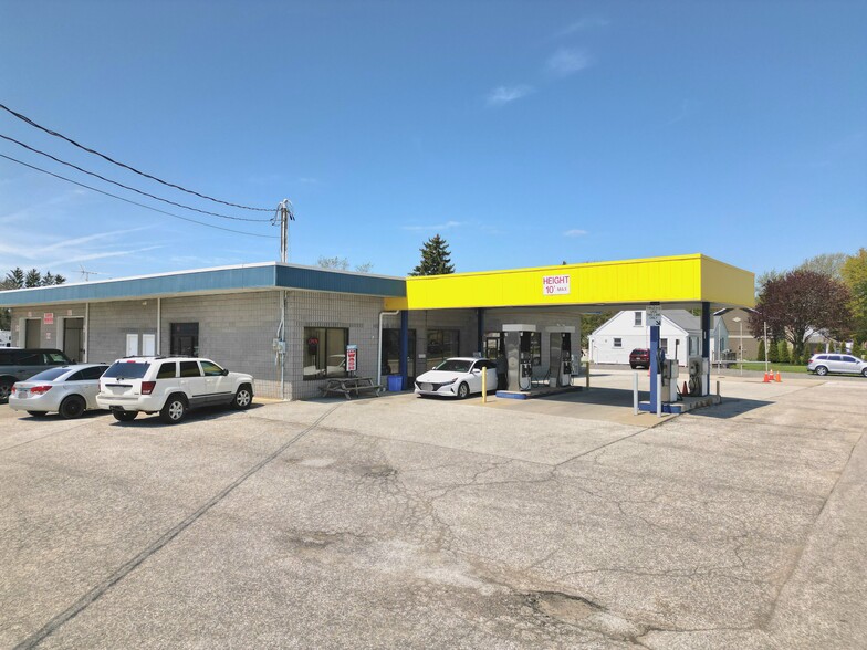 Primary Photo Of 1727 Division Rd N, Kingsville Restaurant For Sale