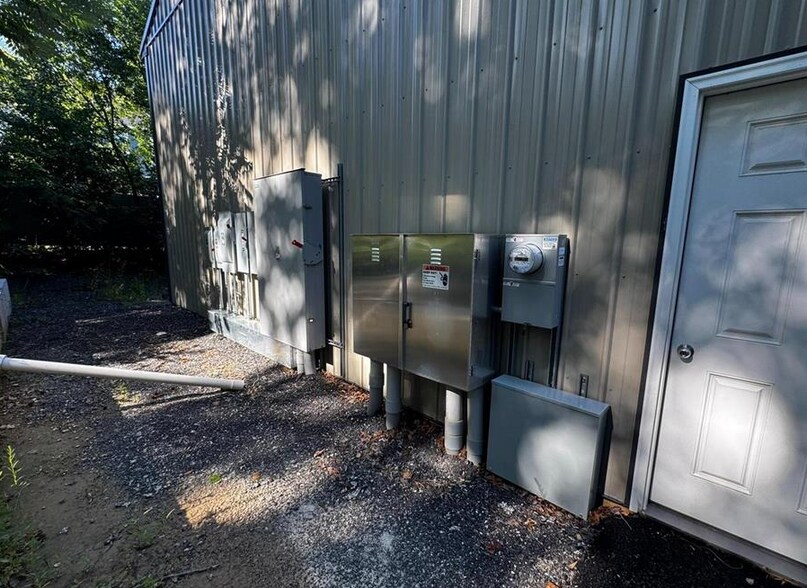 More Photos Of 10631 Bird River Rd, Middle River Light Manufacturing For Lease