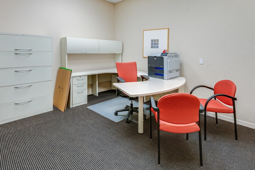 More Photos Of 8660 S Tamiami Trl, Sarasota Office For Sale