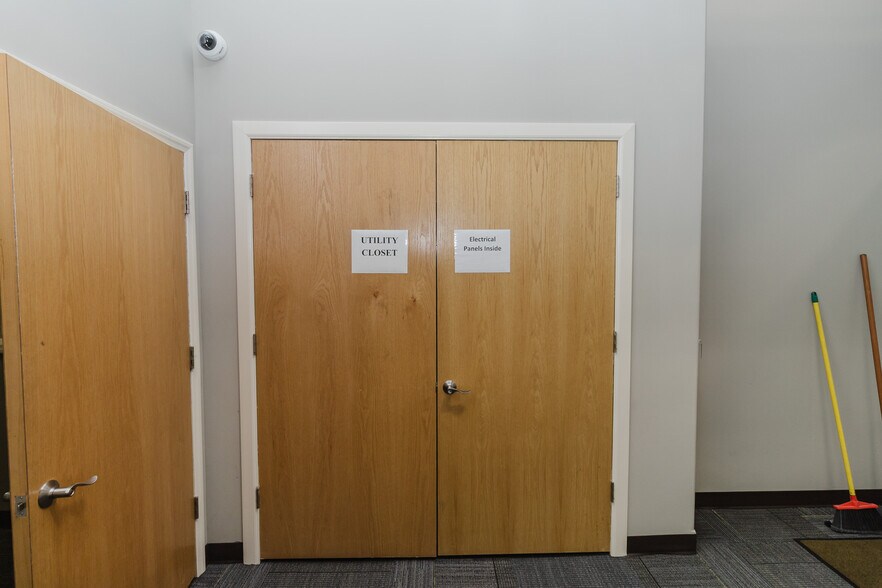 More Photos Of 3101 S Broadway St, Wichita Freestanding For Sale