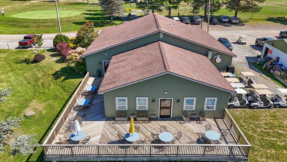 More Photos Of 60 Lake Lorain Rd, Poyntelle Restaurant For Sale