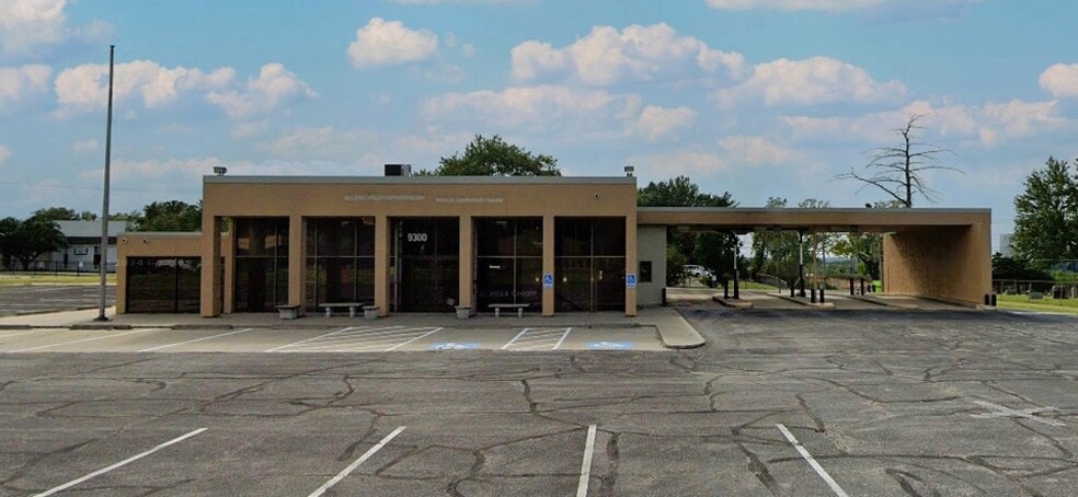 Primary Photo Of 9300 Blue Ridge Blvd, Kansas City Bank For Sale