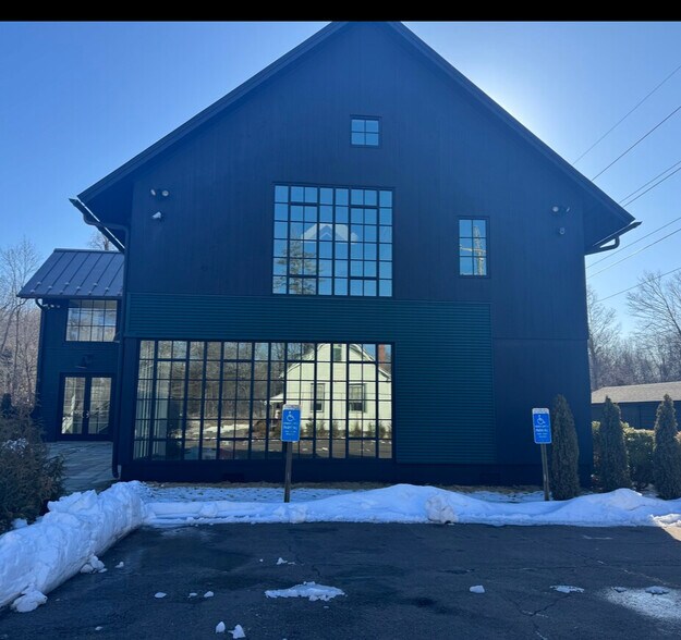 More Photos Of 27 Cannon Rd, Wilton Office For Sale