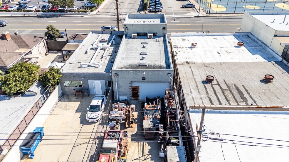 More Photos Of 12621 Prairie Ave, Hawthorne Manufacturing For Sale