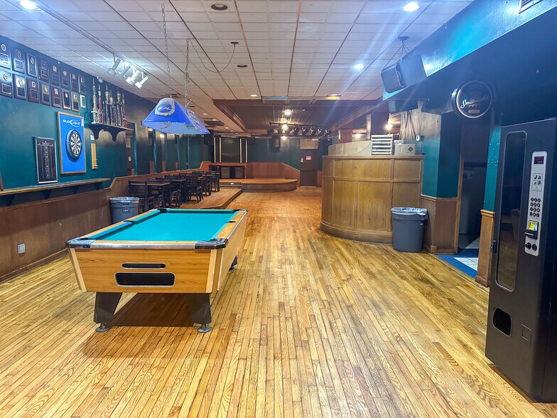 More Photos Of 10350 S Western Ave, Chicago Bar For Sale