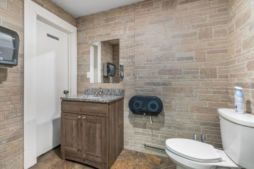 More Photos Of 309 1st Ave E, Cambridge Auto Dealership For Sale