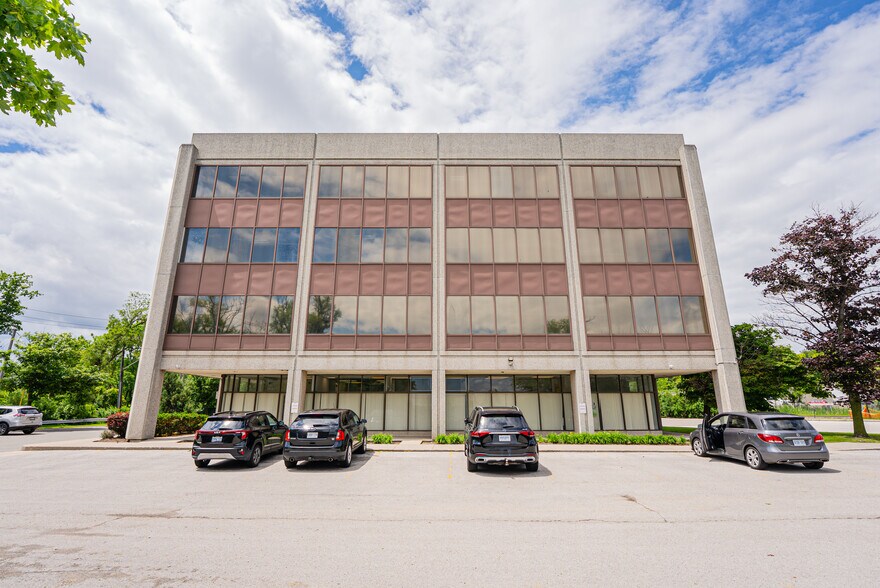 More Photos Of 627 Lyons Ln, Oakville Office For Sale