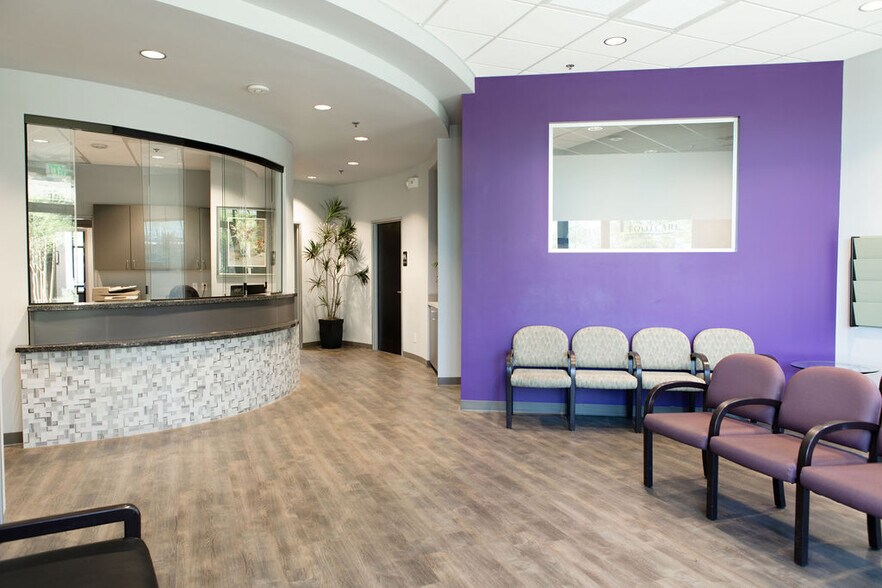 More Photos Of 8325 W Happy Valley Rd, Peoria Office For Lease