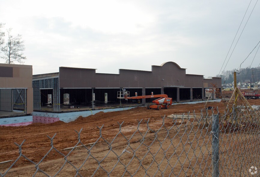 More Photos Of 550 Pleasant Hill Rd, Lilburn Storefront For Lease