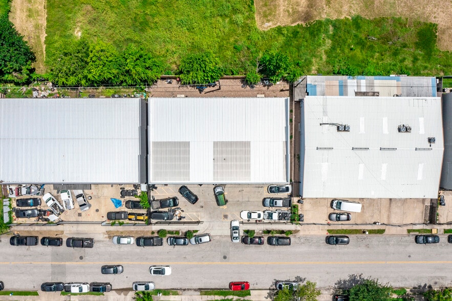 More Photos Of 9013 Pagewood Ln, Houston Warehouse For Sale