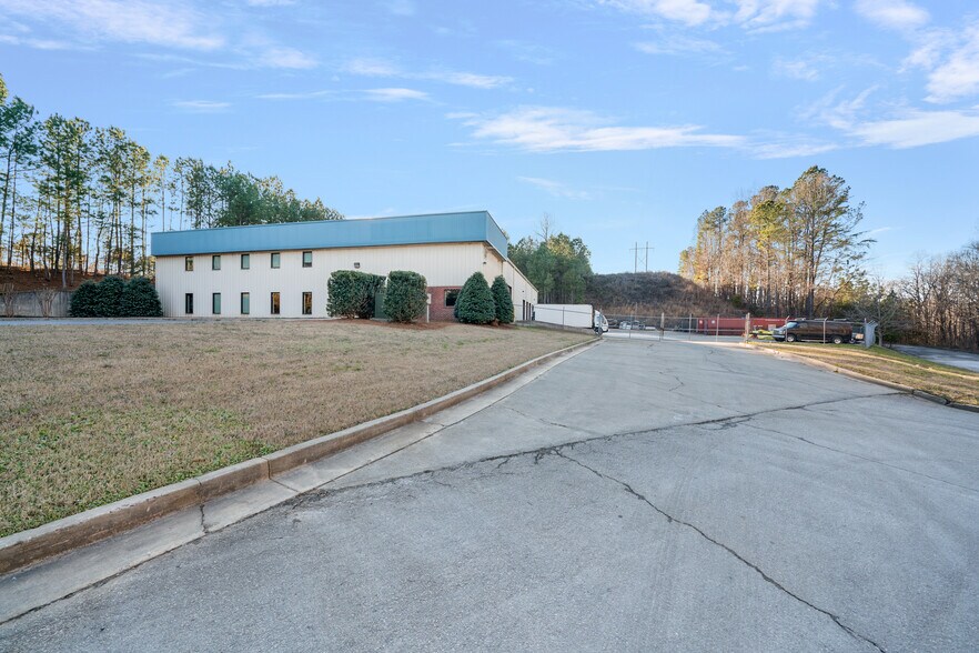 More Photos Of 91 W Hightower Dr, Dawsonville Warehouse For Sale