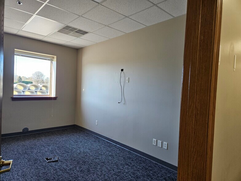 More Photos Of 6200 State St, Saginaw Office For Lease