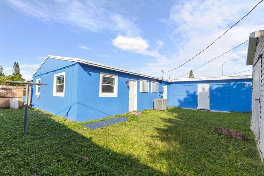 More Photos Of 1510 SW 68th Ter, North Lauderdale Healthcare For Sale