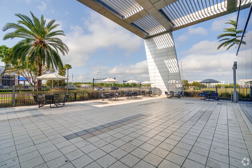 More Photos Of 9395 S John Young Pky, Orlando Office For Lease
