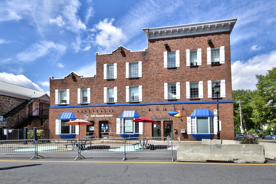 Primary Photo Of 43 Rue Saint-Charles O, Longueuil Office For Sale