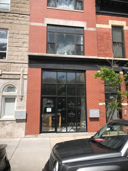 More Photos Of 1414 N Ashland Ave, Chicago Storefront Retail Office For Lease