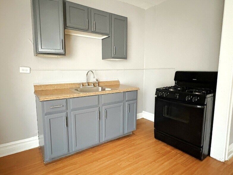 More Photos Of 7208 S Michigan Ave, Chicago Multifamily For Sale