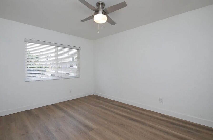 More Photos Of 2104-2110 Bacon St, San Diego Apartments For Sale