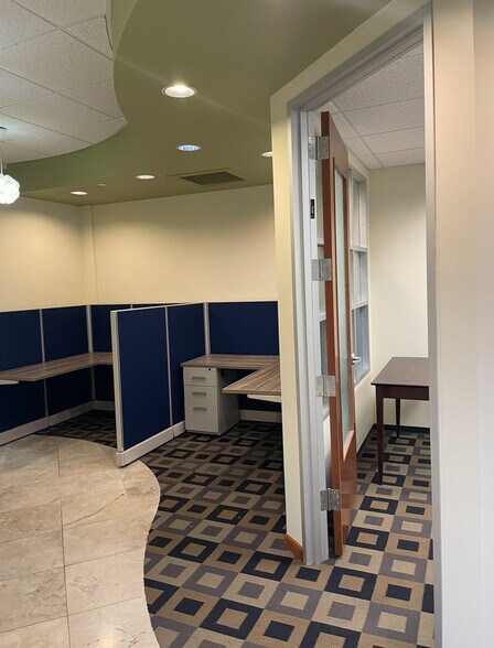 More Photos Of 3821 Juniper Trace, Bee Cave Loft Creative Space For Sale