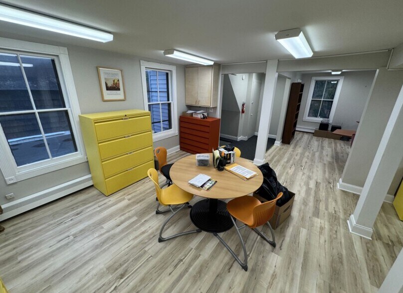 More Photos Of 17 Collegeview Ave, Poughkeepsie Office For Lease