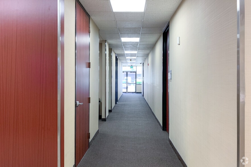 More Photos Of 11498 Luna Rd, Farmers Branch Unknown For Lease