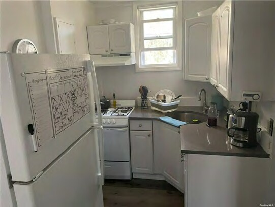 More Photos Of 2201 North Rd, Hampton Bays Apartments For Sale