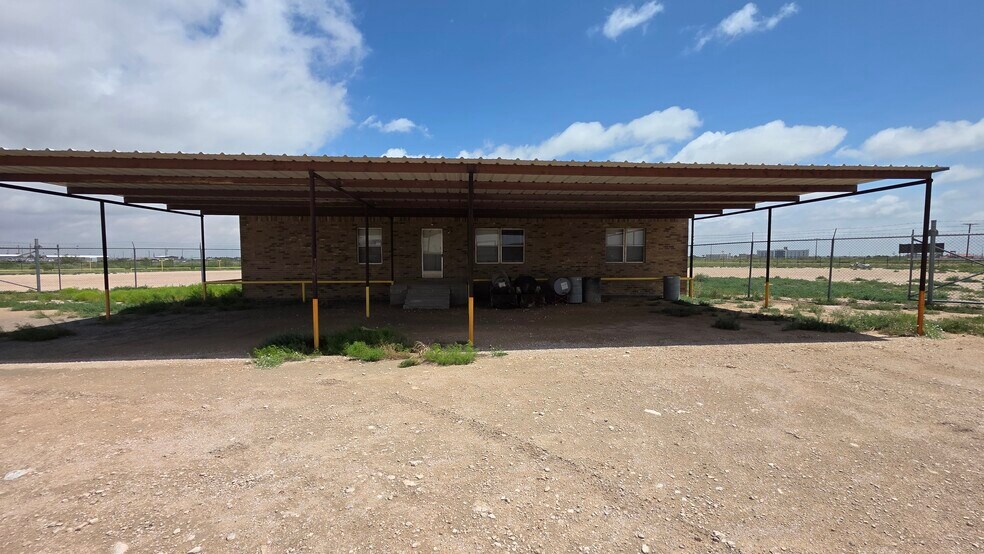 More Photos Of 1401 IH-20, Monahans Land For Sale