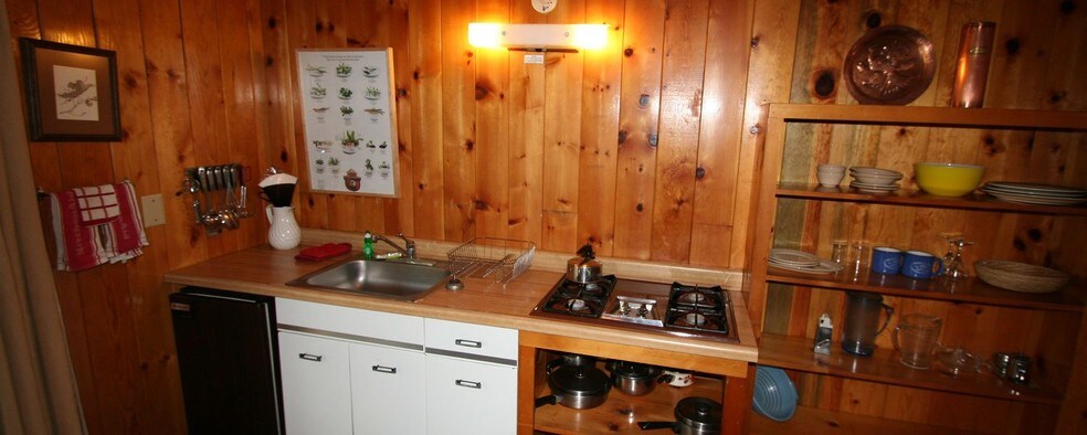 More Photos Of 32161 Kit Carson Rd, Pioneer Hotel For Sale