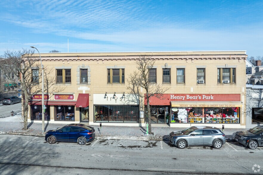 More Photos Of 691 Massachusetts Ave, Arlington Office For Lease